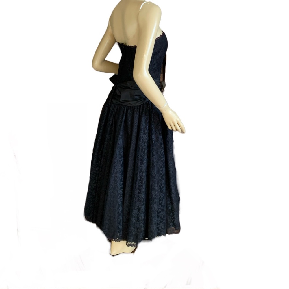 VINTAGE 1980'S BY CAROL BLACK LACE STRAPLESS MIDI PARTY DRESS W/SATIN BOW (6) - Picture 7 of 15